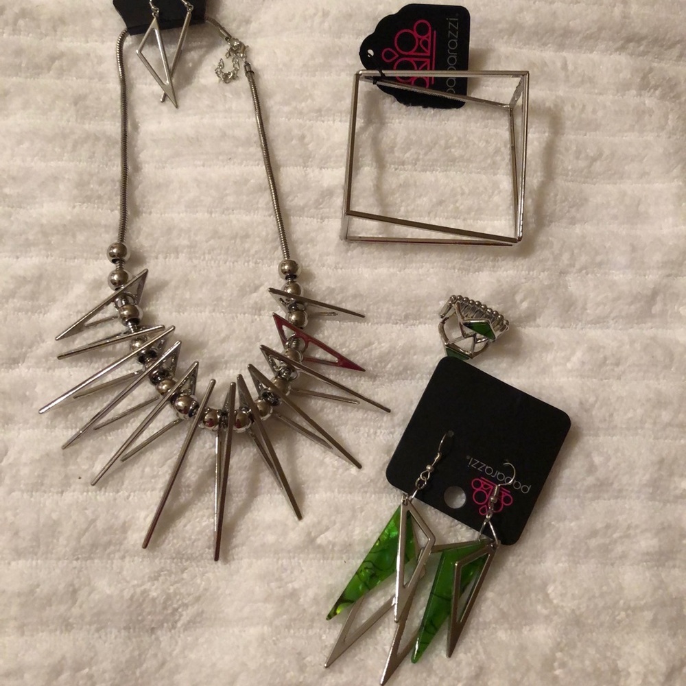 PAPARAZZI SILVER 4 piece Set